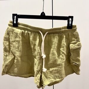 Le Lis Light Olive Women's Cargo Shorts